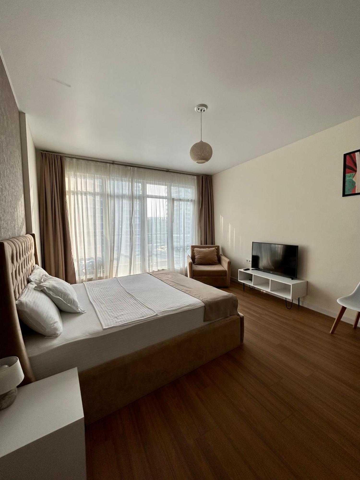 White Apartment Батуми Экстерьер фото