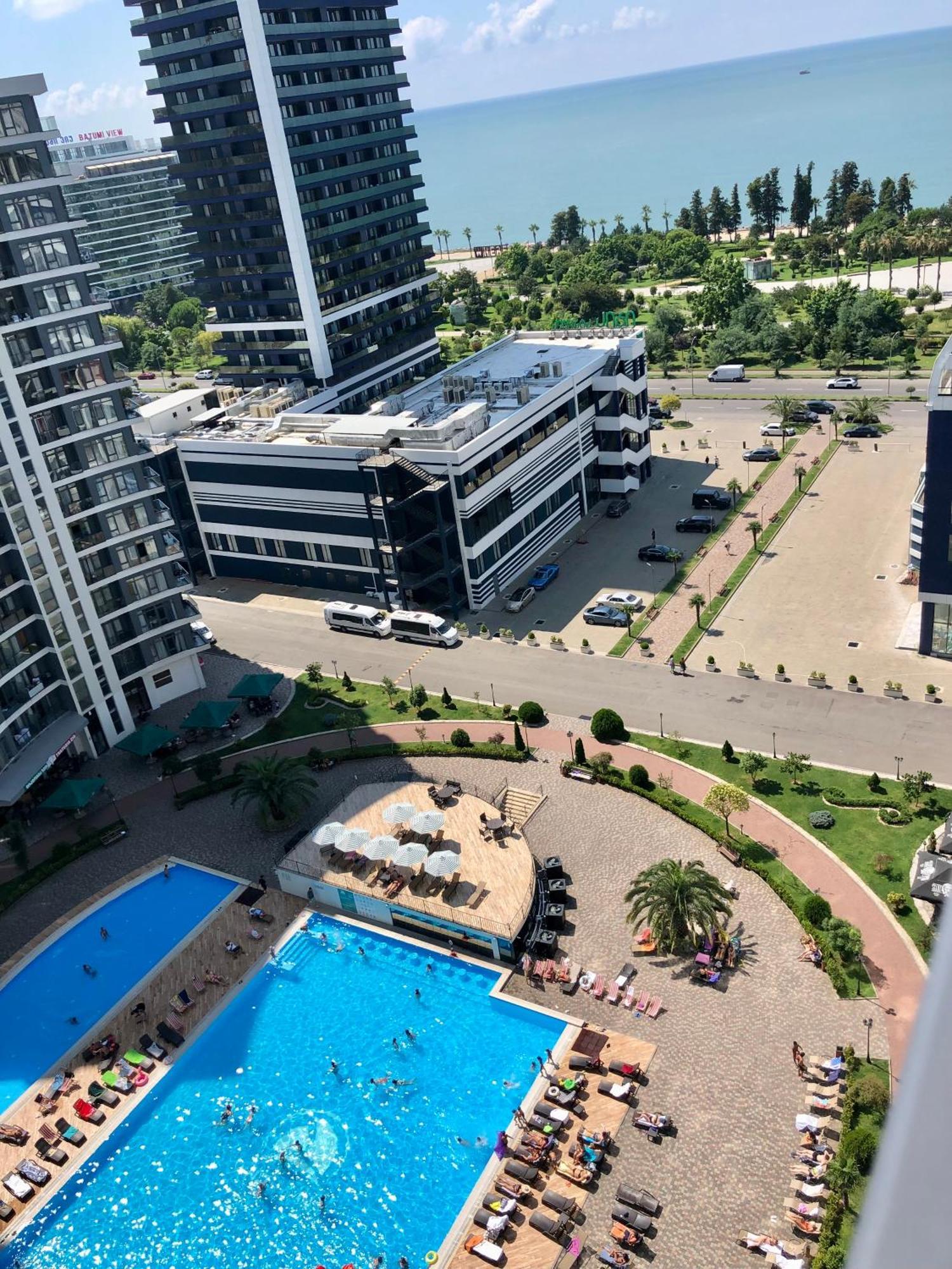 White Apartment Батуми Экстерьер фото